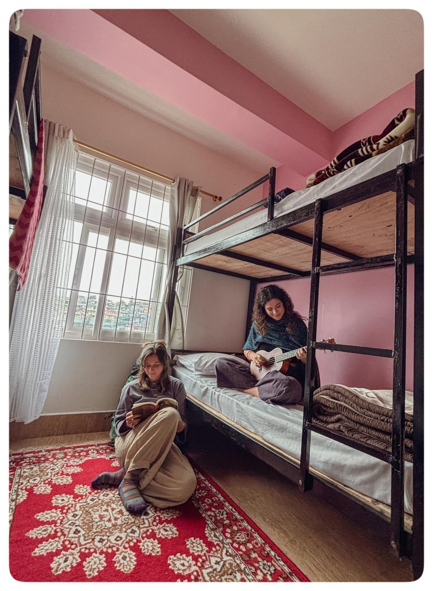 Stargaze Backpackers Shillong Vandrarhem Exteriör bild