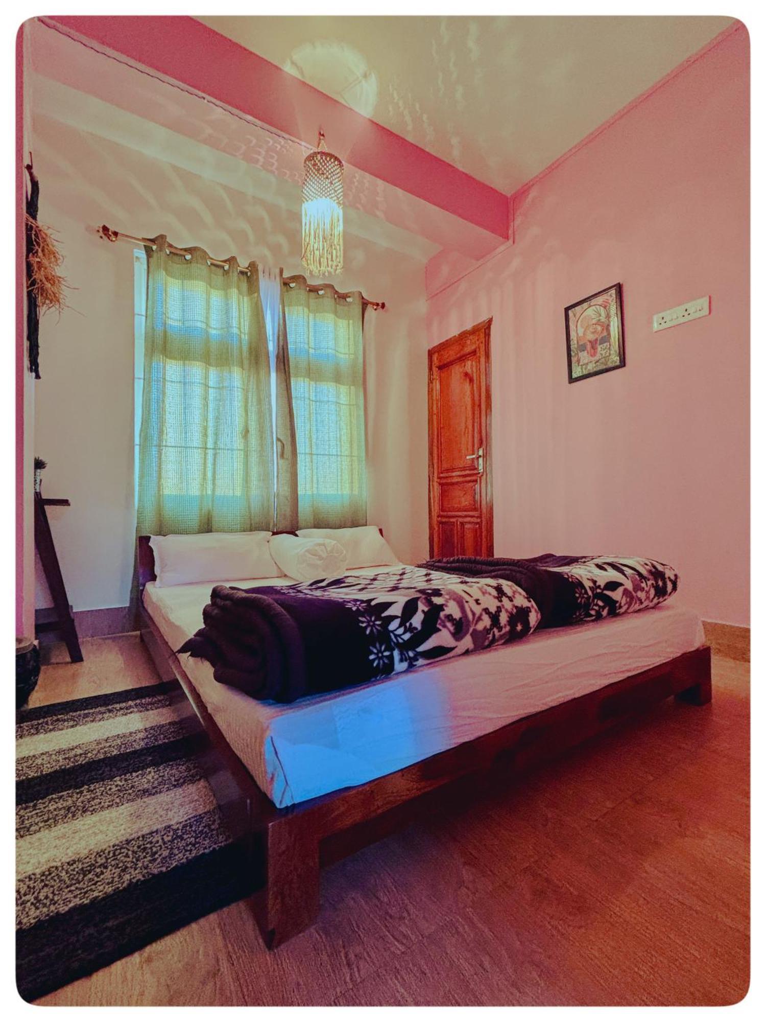 Stargaze Backpackers Shillong Vandrarhem Exteriör bild